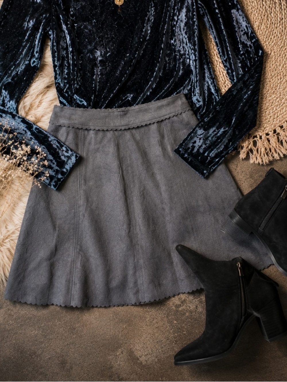 Altar’d State Faux Suede Scallop Mini Skirt Size Medium - Picture 3 of 16